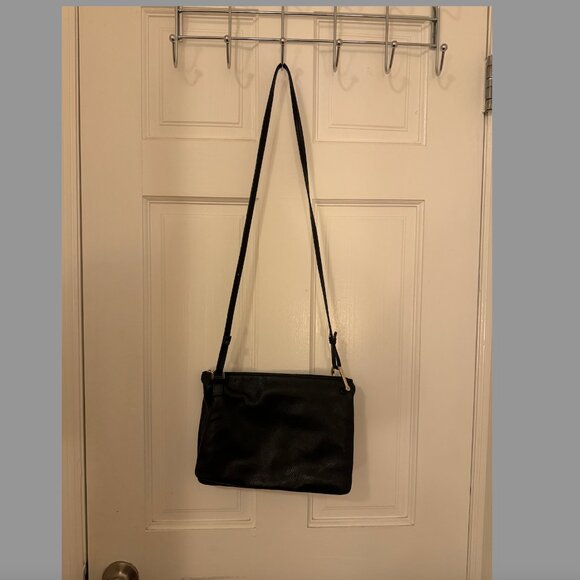 & Other Stories Black Grain Leather crossbody bag - Picture 2 of 6